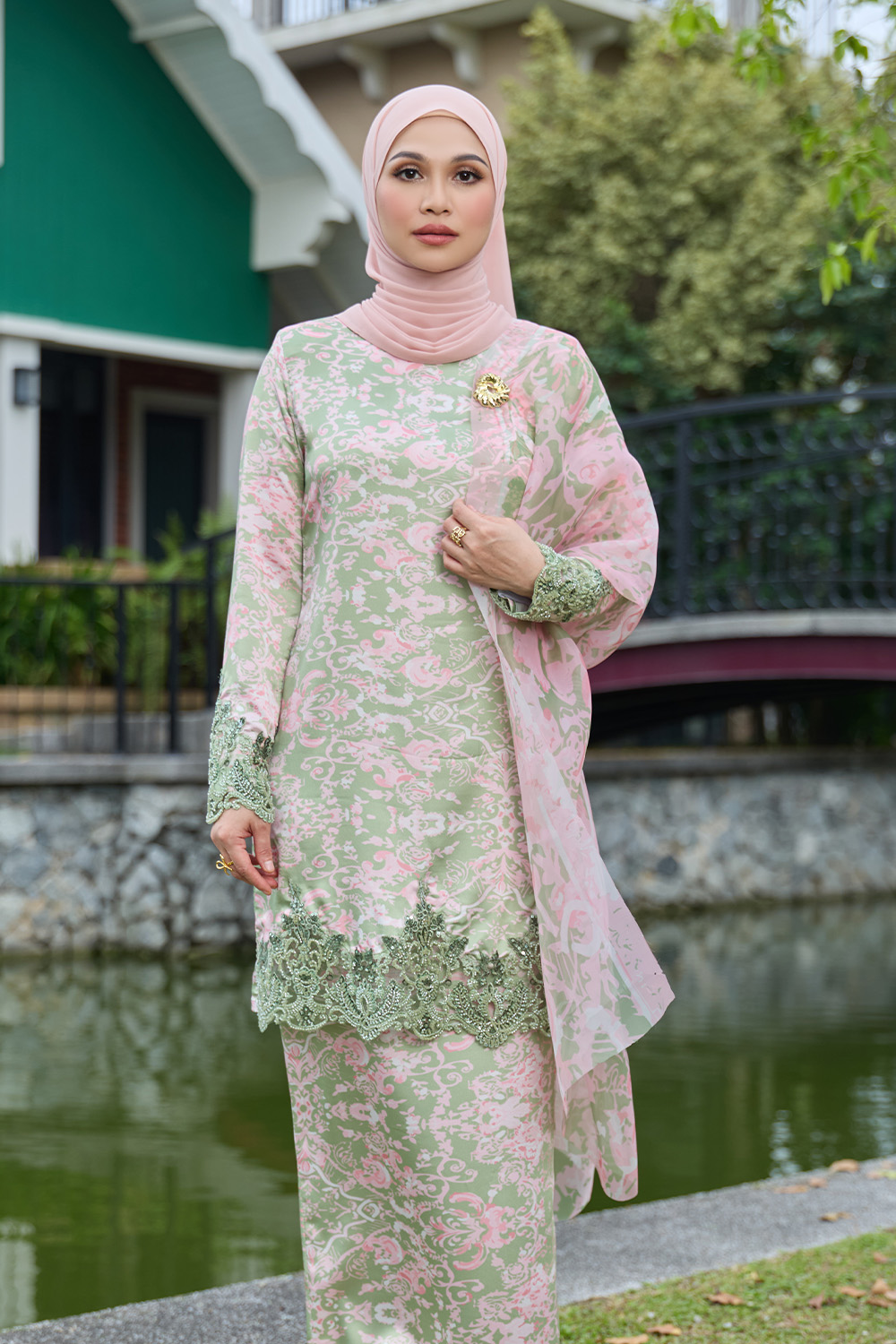 Luhur Luxe - Strawberry Matcha