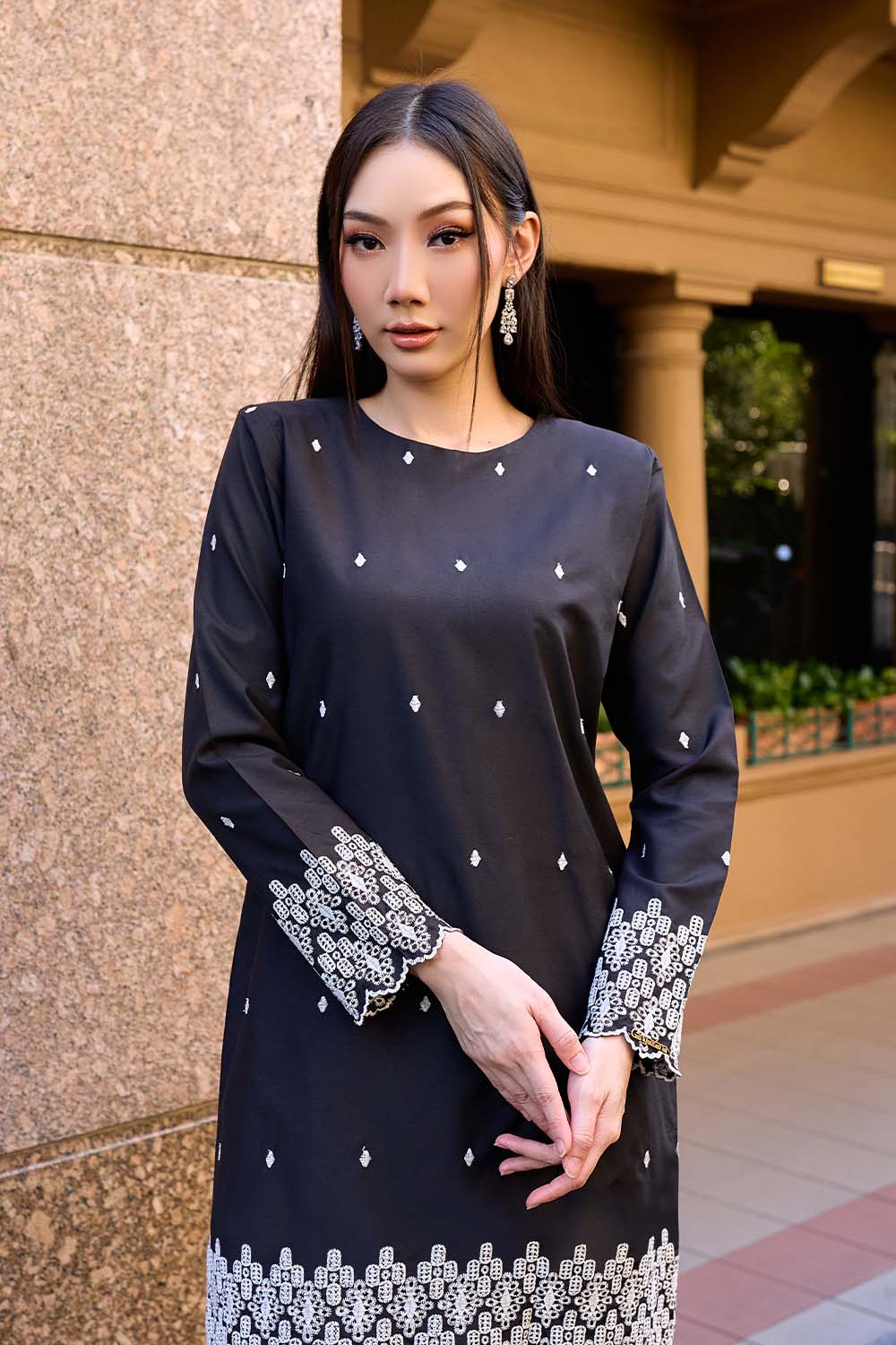 Naura Kurung - Exclusive Black