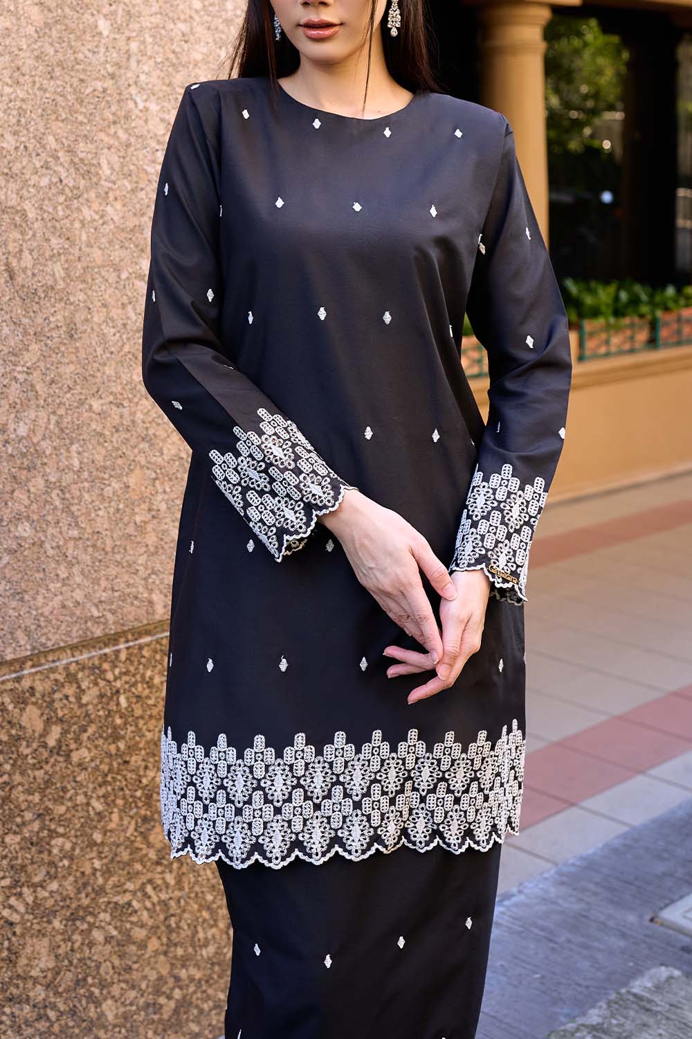 Naura Kurung - Exclusive Black