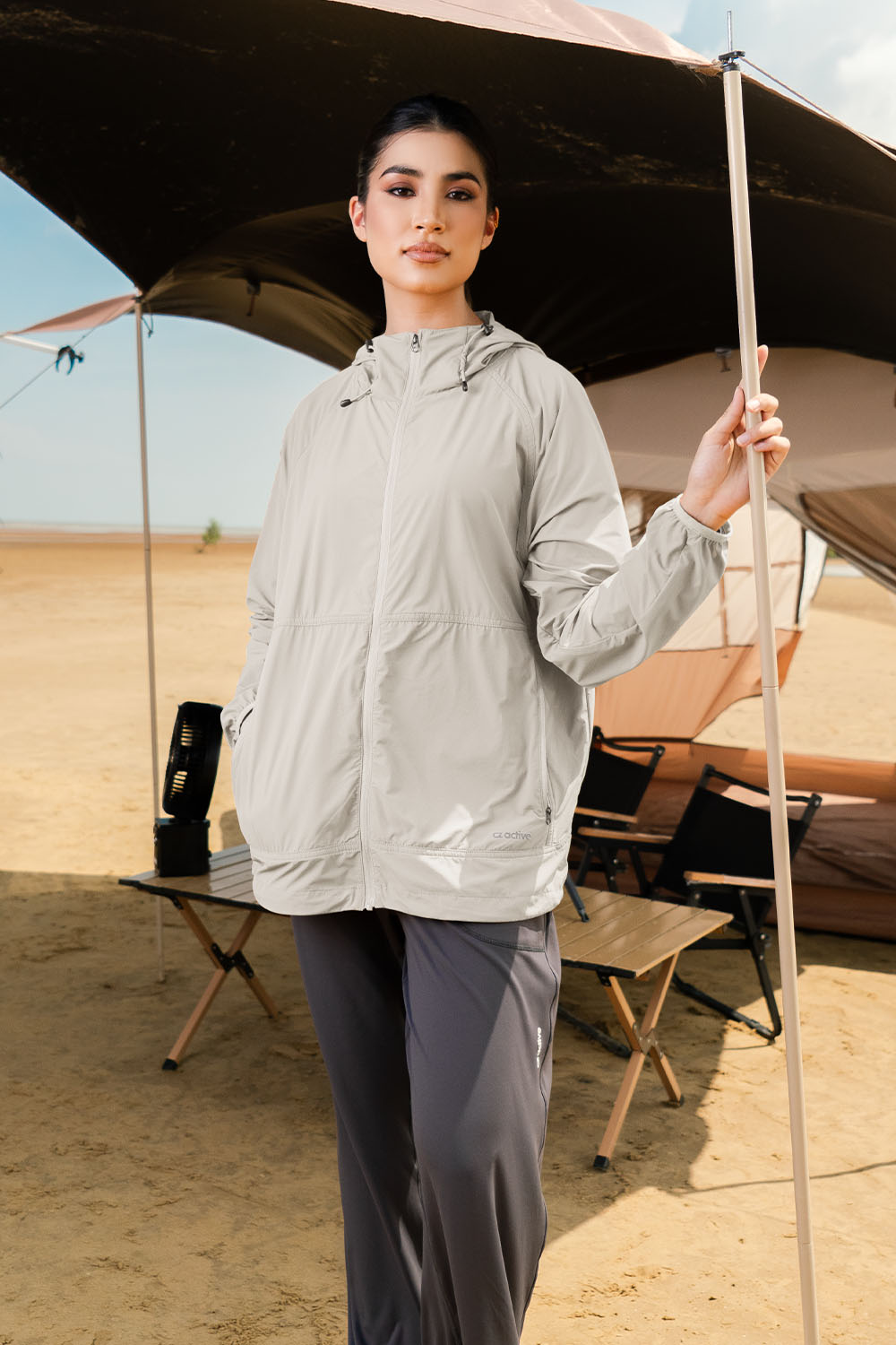 Amour Windbreaker - Khaki