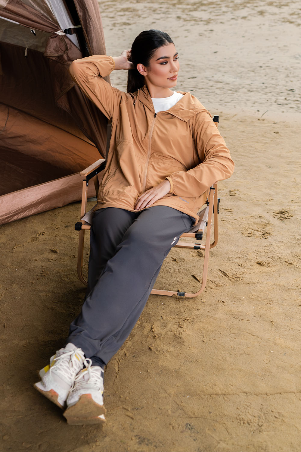 Amour Windbreaker - Brown