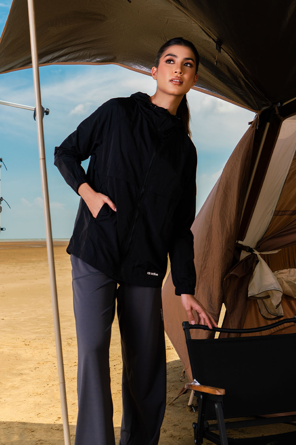 Coralé Windbreaker - Black